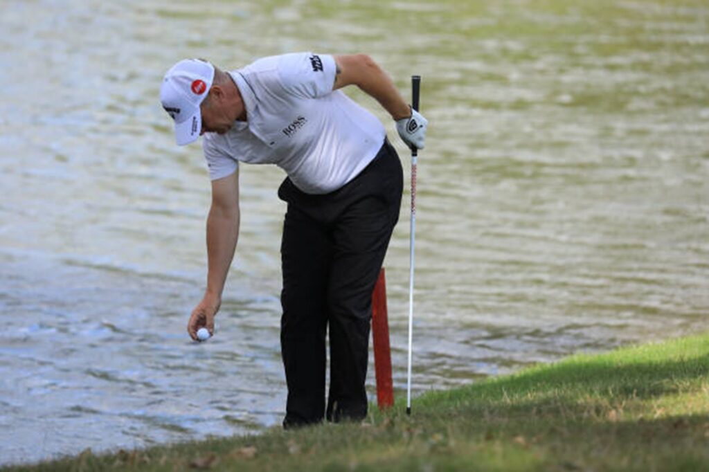 How a Gripping Ball Retriever Helps Avoid Missed Grabs in Water